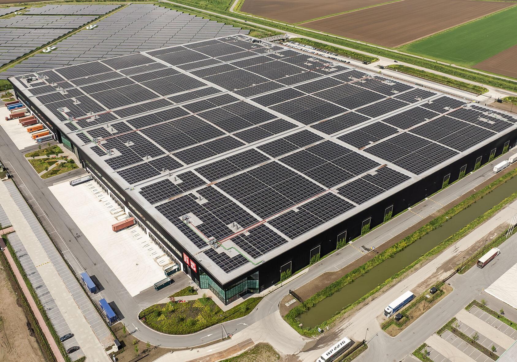 Zidis_GroupSuerickx_Rotterdam_Zonnepanelen_Drone_Foto-2