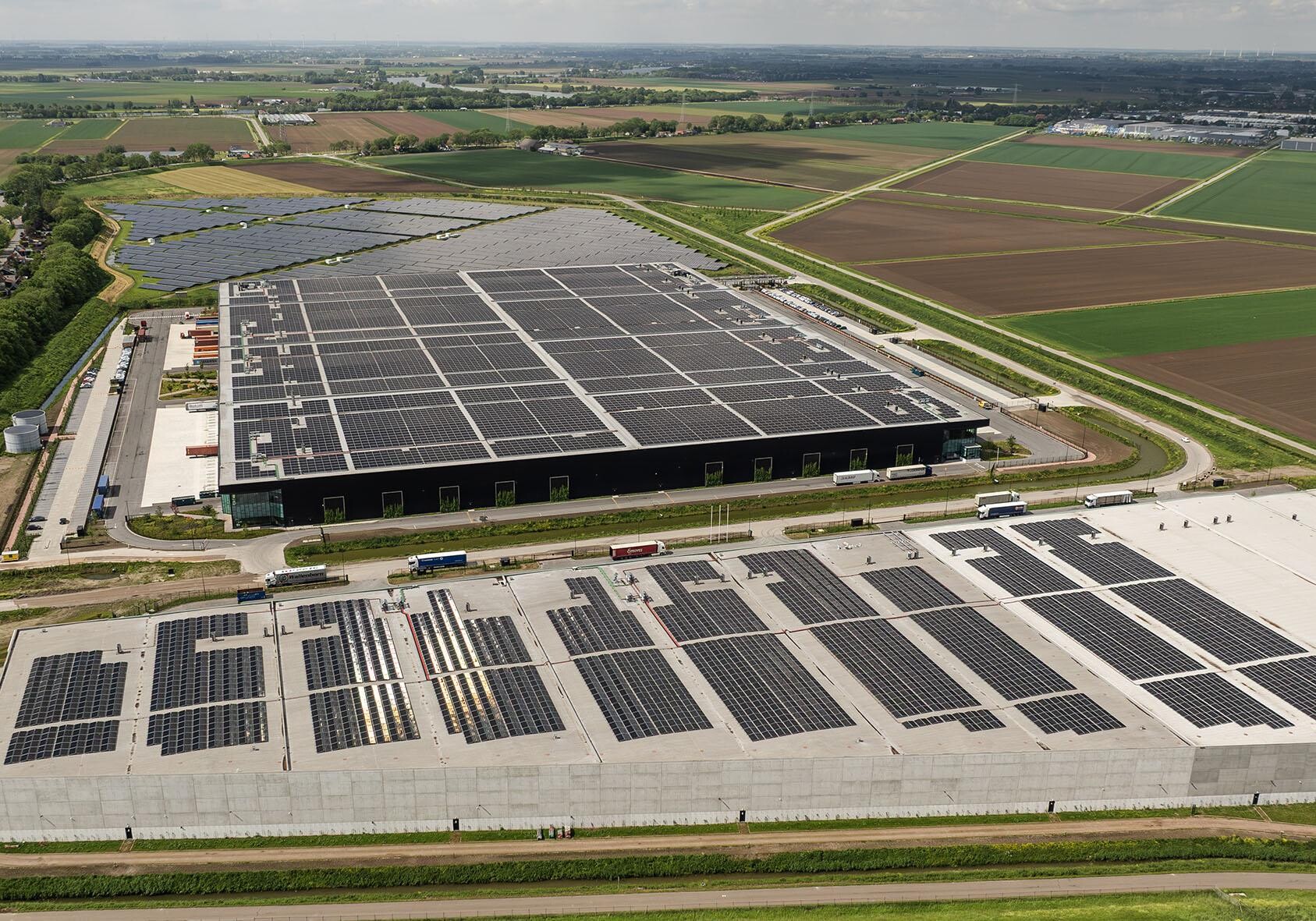 Zidis_GroupSuerickx_Rotterdam_Zonnepanelen_Drone_Foto-3